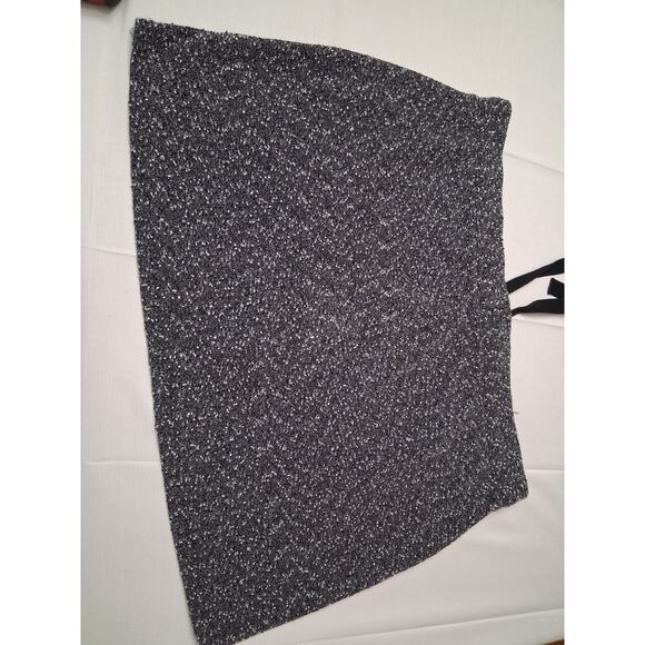 Torrid Black Tweed Like Mini Skirt Plus Size 4 Elastic Waist Pull On Career - Picture 7 of 12